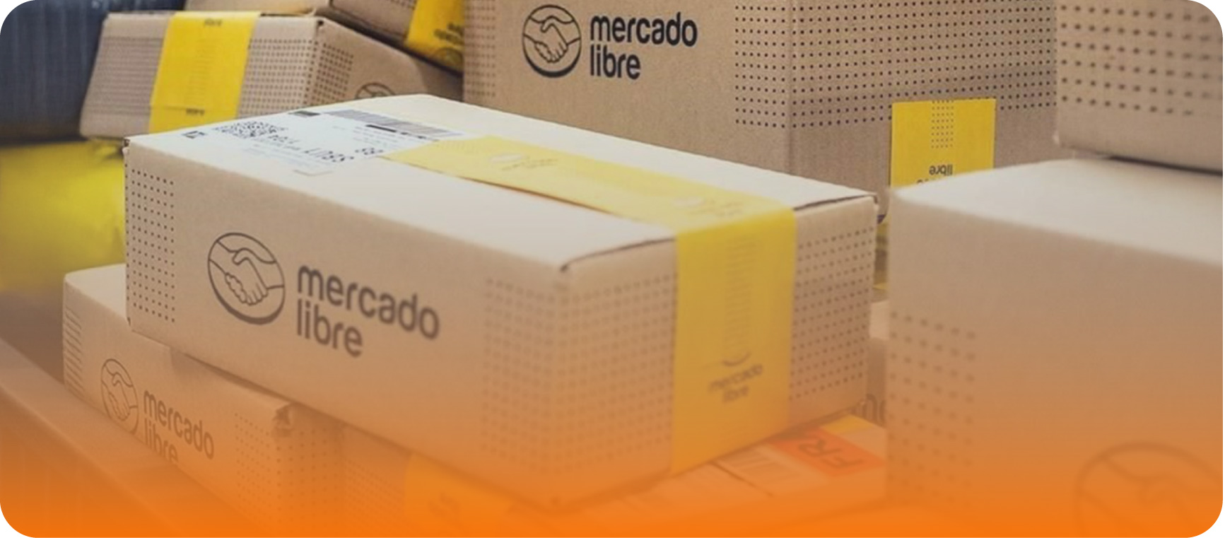 Cajas de Mercado Libre en centro de distribución